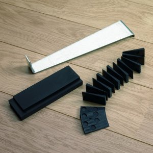 Что представляет из себя набор для укладки ламината что входит в его состав