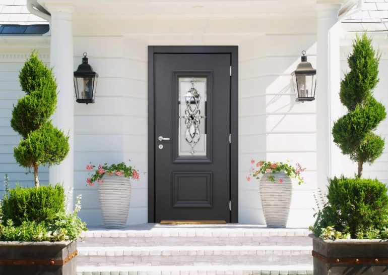 Безопасность начинается с входной двери: лучшие решения