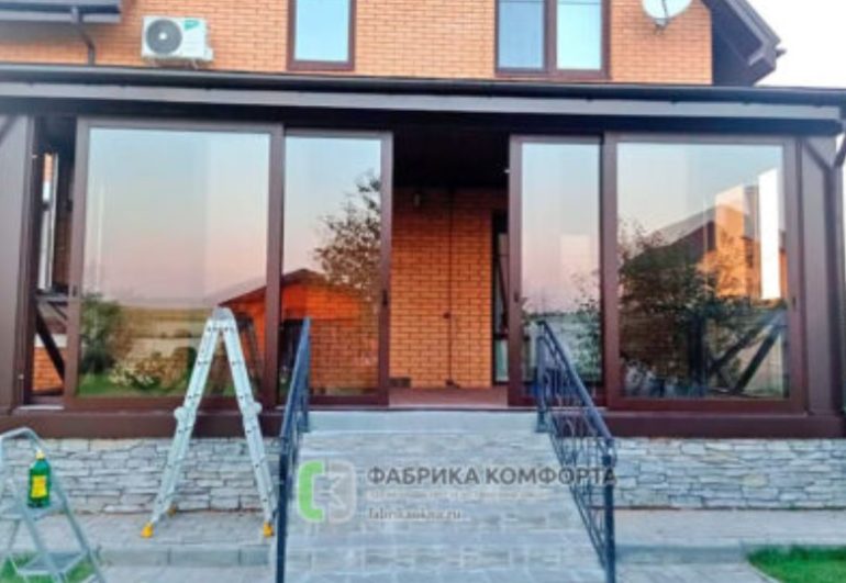 Цены на остекление дачи и веранды: от чего они зависят